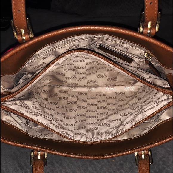 Michael Kors Jet Set Nylon Tote - Picture 8 of 8